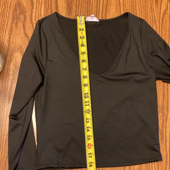 Live in the Moment long sleeve cropped top - size L (juniors) - Picture 4 of 5